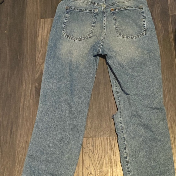 H&M Distressed Mom Jeans - Picture 2 of 2